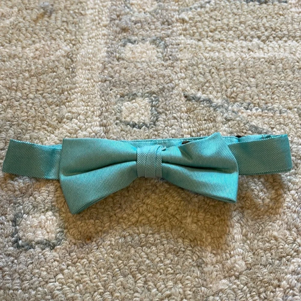 Nordstrom Bow Tie Kida